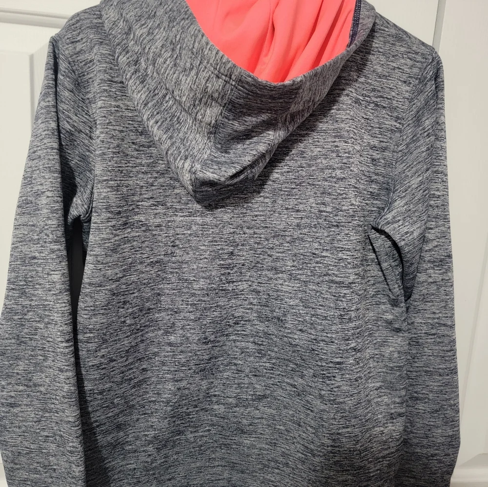 Under Armor Sweatshirt - Picture 3 of 3